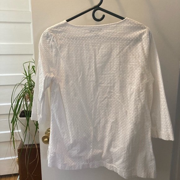 Liz Claiborne crisp white tunic top in eyelet. Fully lined - Picture 4 of 4